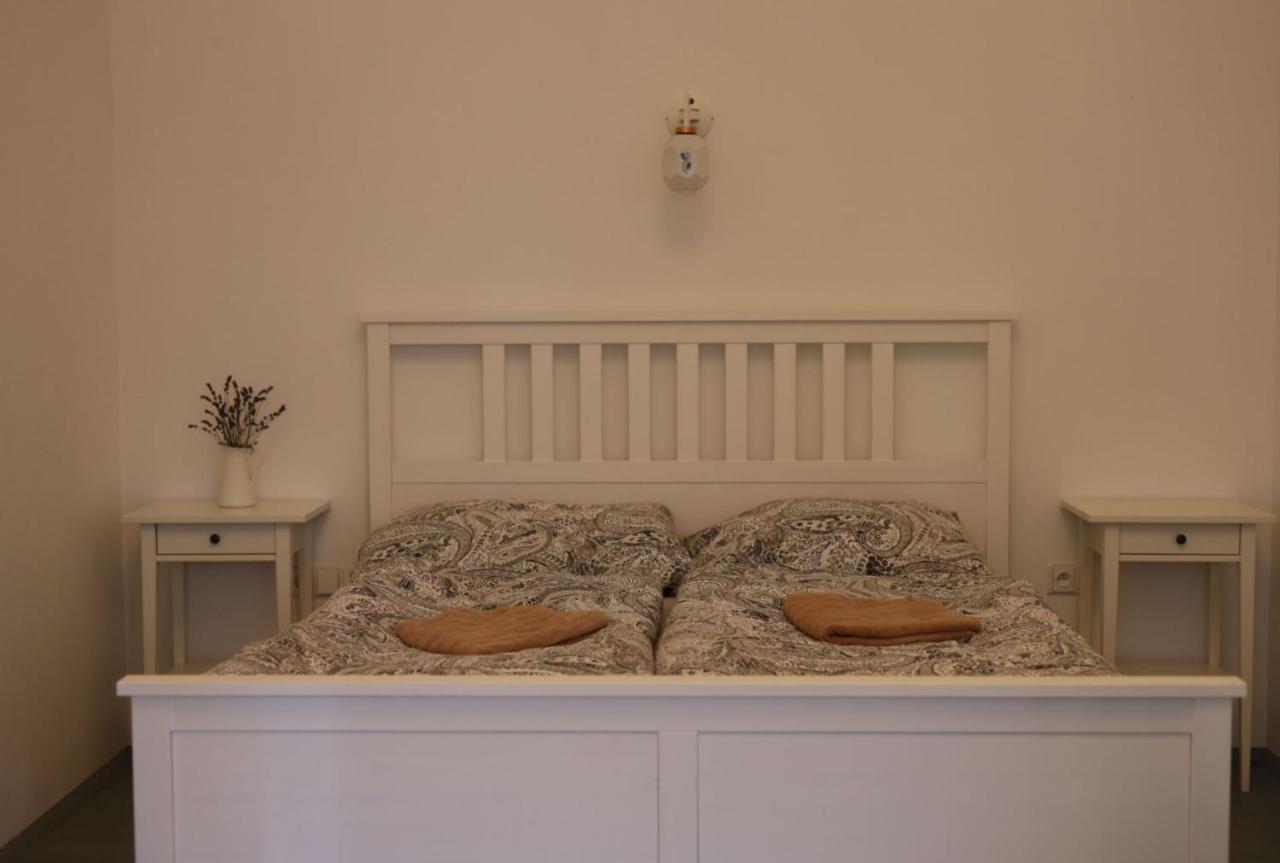 La Bobul Apartments Drnholec Ngoại thất bức ảnh