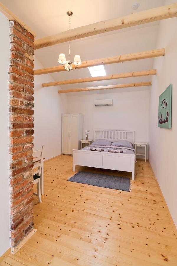 La Bobul Apartments Drnholec Ngoại thất bức ảnh